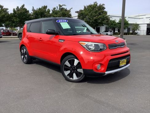 Used 2018 Kia Soul + FWD image 2