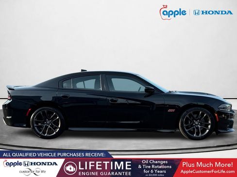 Used 2022 Dodge Charger Scat Pack RWD image 2