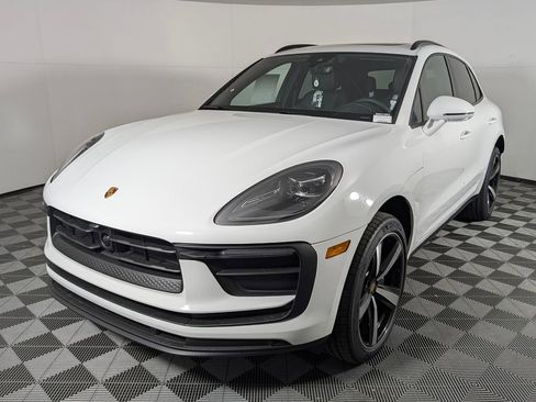 New 2026 Porsche Macan image 1