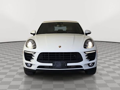 Used 2018 Porsche Macan AWD/4WD image 3