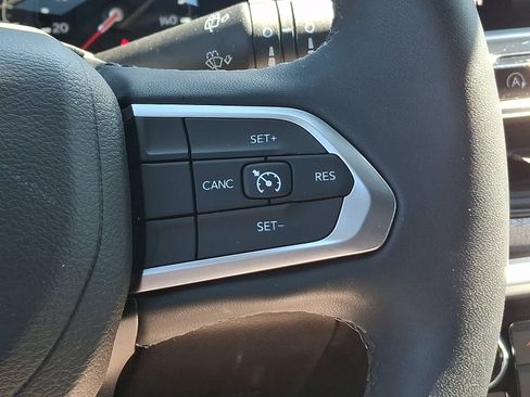 Certified 2023 Jeep Compass Latitude w/ Convenience Group AWD/4WD image 21
