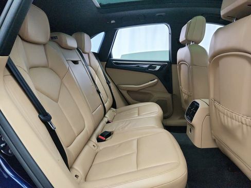 Used 2020 Porsche Macan AWD/4WD image 31