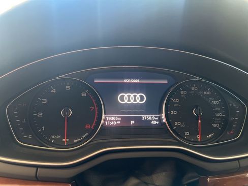 Used 2023 Audi A4 2.0T Premium w/ Convenience Package image 2