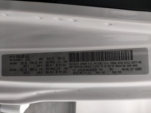Used 2019 Jeep Wrangler Unlimited Sahara AWD/4WD image 33