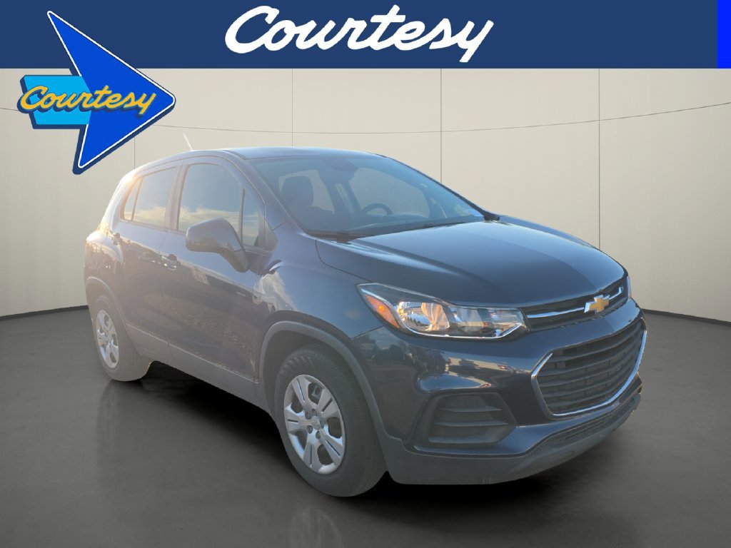 Used 2018 Chevrolet Trax LS w/ LPO, Cargo Package FWD image 1