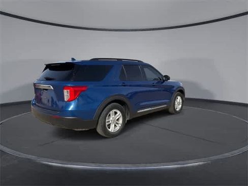 Used 2020 Ford Explorer XLT image 8