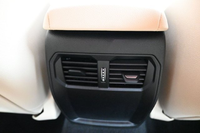 Certified 2025 BMW 230i Coupe w/ Premium Package RWD image 16