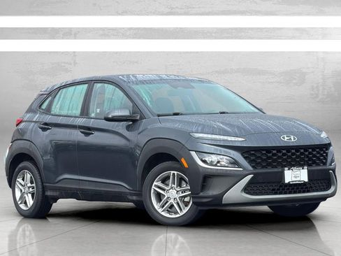 Used 2022 Hyundai Kona SE image 2