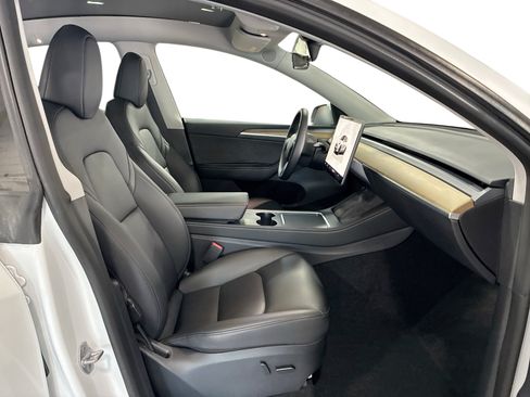 Certified 2023 Tesla Model Y Long Range AWD/4WD image 13