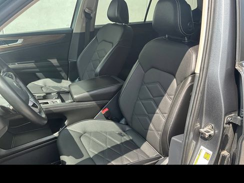 Used 2025 Volkswagen Atlas SE FWD image 7