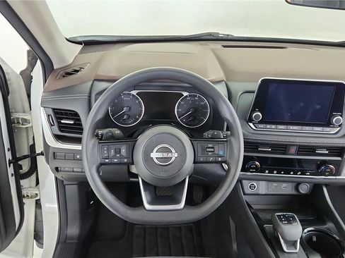 Certified 2023 Nissan Rogue SV image 18