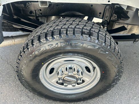 Used 2023 Ford F250 XL w/ XL Driver Assist Package AWD/4WD image 12