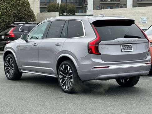 New 2026 Volvo XC90 B5 Plus w/ Protection Package image 3