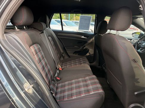 Used 2018 Volkswagen GTI SE FWD image 21