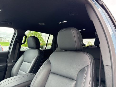 Used 2024 Chevrolet Traverse LT w/ Midnight/Sport Edition AWD/4WD image 11