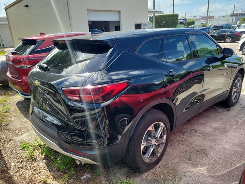 Used 2023 Chevrolet Blazer LT w/ Driver Confidence Package FWD image 4