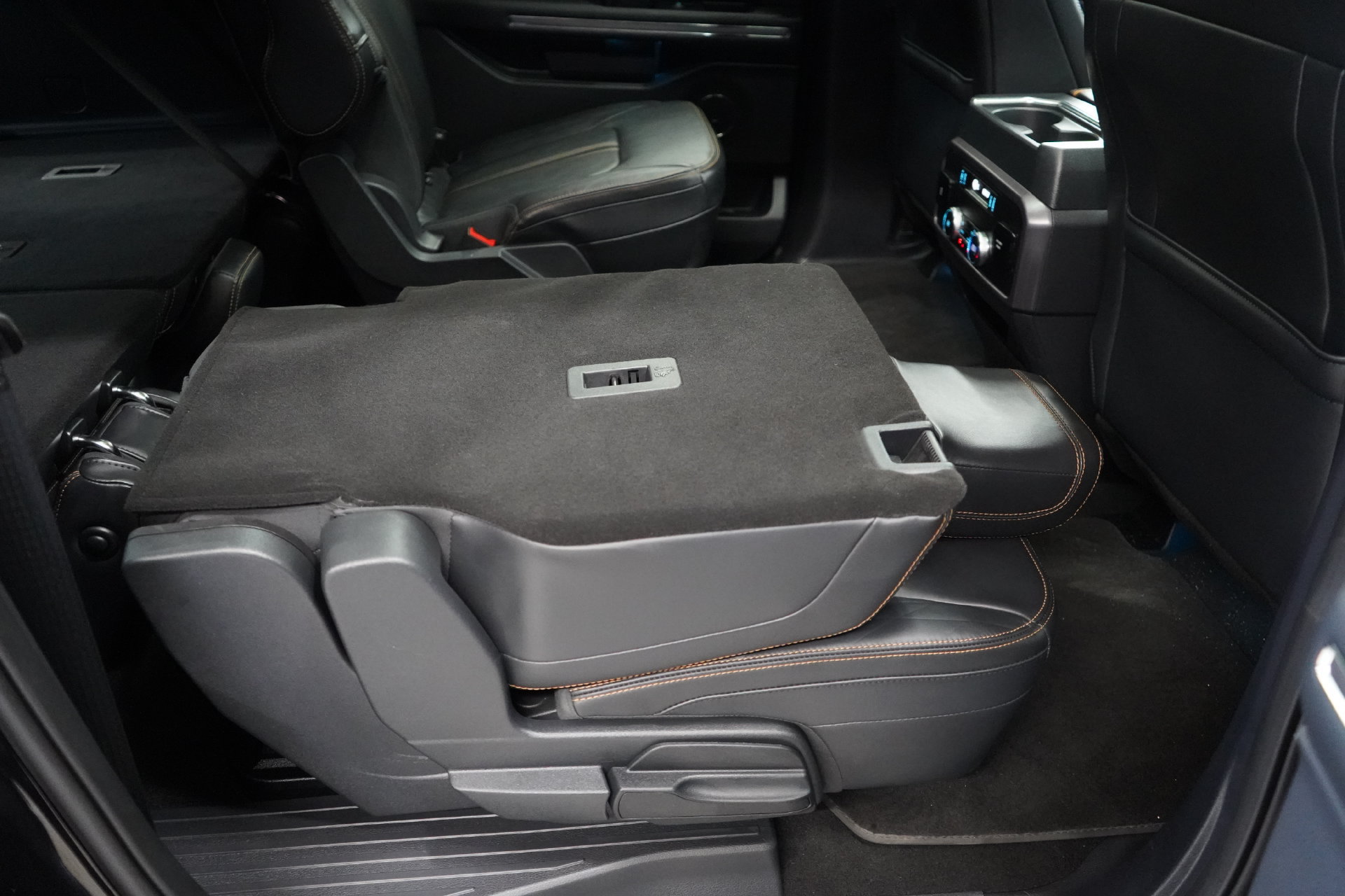 Used 2024 Ford Expedition Max Platinum AWD/4WD image 56