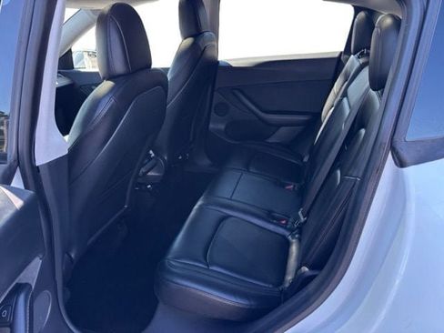 Used 2021 Tesla Model Y Long Range AWD/4WD image 12