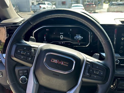 Used 2024 GMC Sierra 1500 SLT w/ SLT Premium Plus Package AWD/4WD image 15