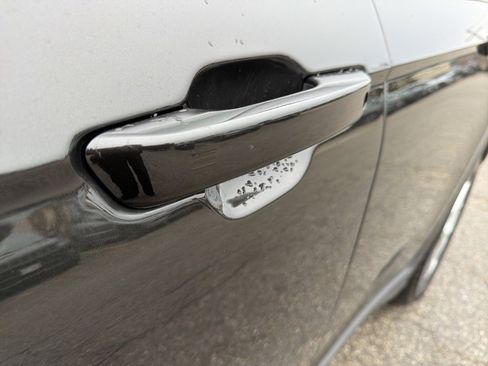 Certified 2023 Jeep Grand Cherokee Limited image 2