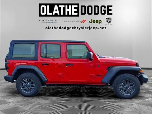 Used 2024 Jeep Wrangler Sport S image 7