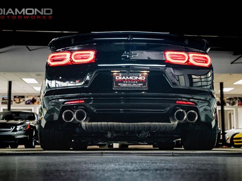 Used 2022 Chevrolet Camaro ZL1 RWD image 61
