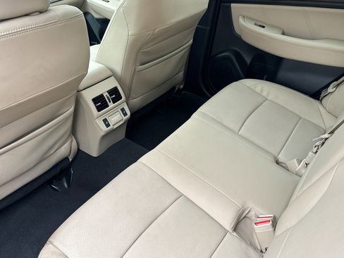 Used 2018 Subaru Outback 2.5i Limited image 12