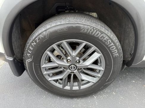 Used 2021 Nissan Rogue S FWD image 38
