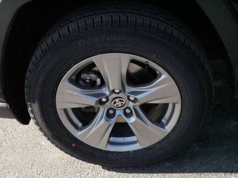 Certified 2024 Toyota RAV4 XLE image 15