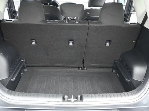 Used 2024 Kia Soul LX w/ Option Group 015 FWD image 11