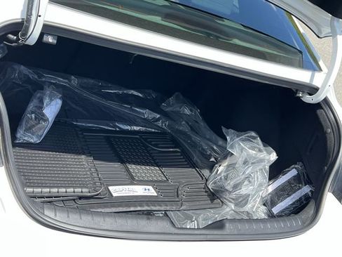 Certified 2025 Hyundai Elantra SEL w/ Cargo Package FWD image 32