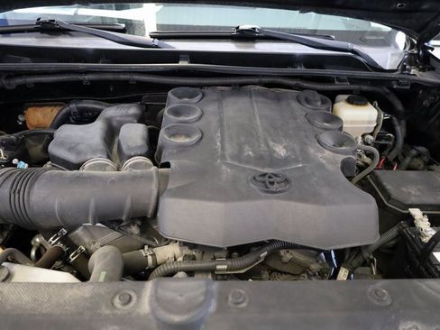 Used 2014 Toyota 4Runner SR5 image 32