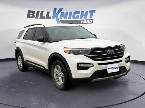 Used 2022 Ford Explorer XLT w/ Equipment Group 202A image 7