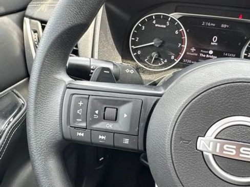 Certified 2024 Nissan Rogue SV AWD/4WD image 20