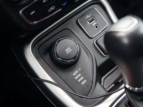 Used 2019 Jeep Compass High Altitude AWD/4WD image 23