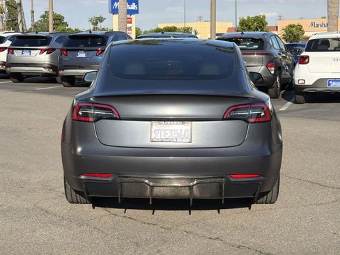 Used 2022 Tesla Model 3 Performance image 5