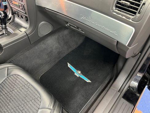 Used 2002 Ford Thunderbird image 11