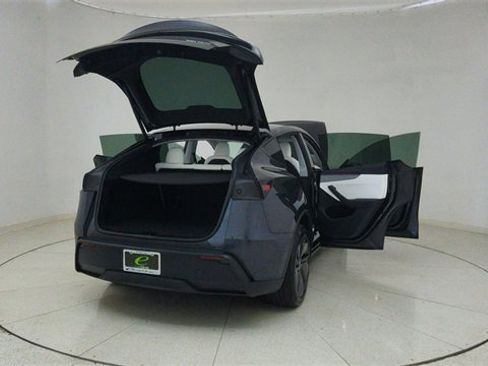 Used 2026 Tesla Model Y Long Range image 70