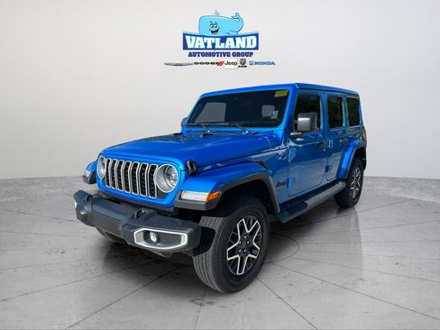 Certified 2025 Jeep Wrangler Unlimited Sahara AWD/4WD image 20