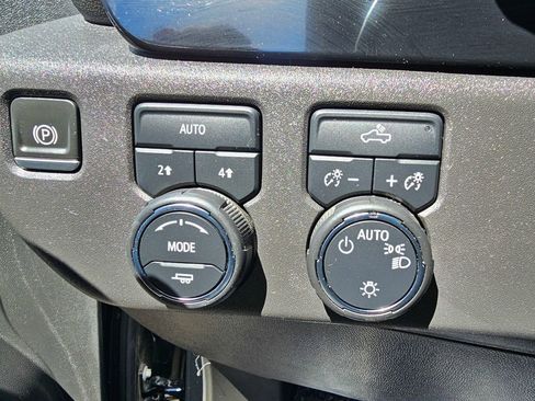 Used 2023 Chevrolet Silverado 1500 LT AWD/4WD image 24