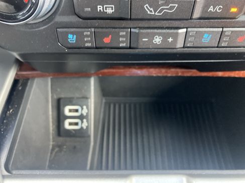 Used 2018 Ford F150 King Ranch w/ Equipment Group 601A Luxury AWD/4WD image 29