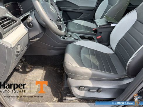 Used 2024 Volkswagen Taos SEL image 13