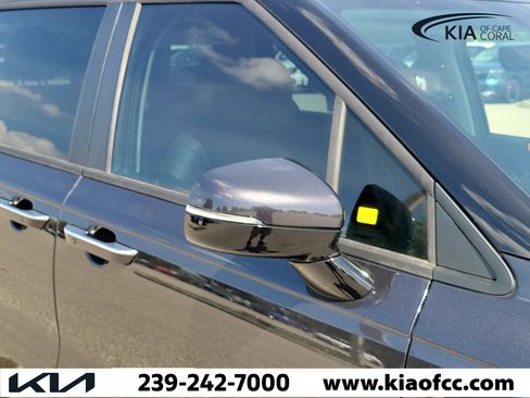 New 2026 Kia Carnival FWD image 8
