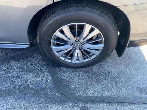 Used 2020 Nissan Pathfinder SV w/ Cargo Package image 23