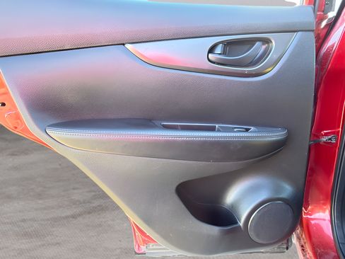 Used 2020 Nissan Rogue Sport S w/ Appearance Package FWD image 18