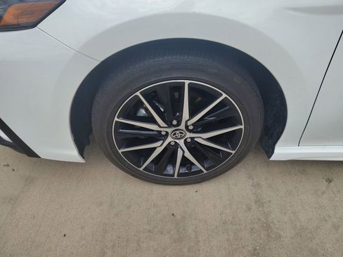 Used 2023 Toyota Camry SE FWD image 2
