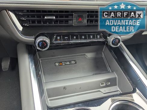 Used 2025 Chevrolet Tahoe Premier AWD/4WD image 10