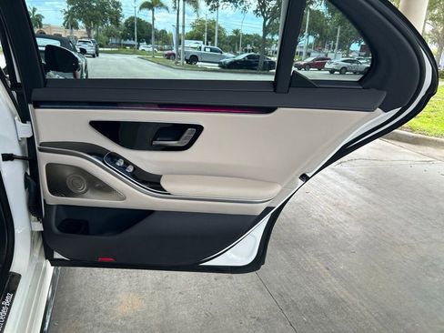 Used 2022 Mercedes-Benz S 500 4MATIC image 32
