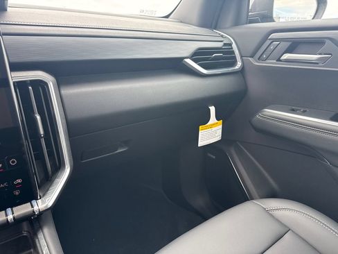 New 2026 GMC Acadia Elevation w/ Elevation Premium Package AWD/4WD image 29