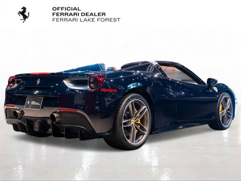 Used 2018 Ferrari 488 Spider RWD image 10
